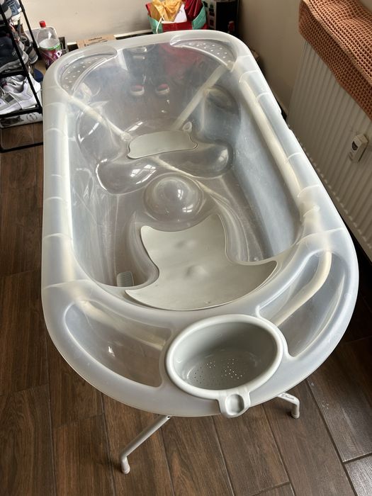 Бебешка анатомочна вана за къпане 0-12м със стойка.