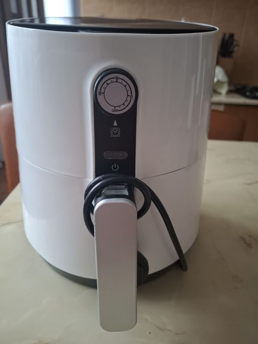 Vând airfryer la preț foarte bun