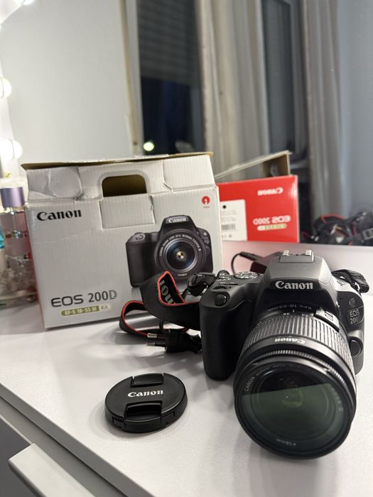 Aparat Canon folosit cu grija in perfecta stare