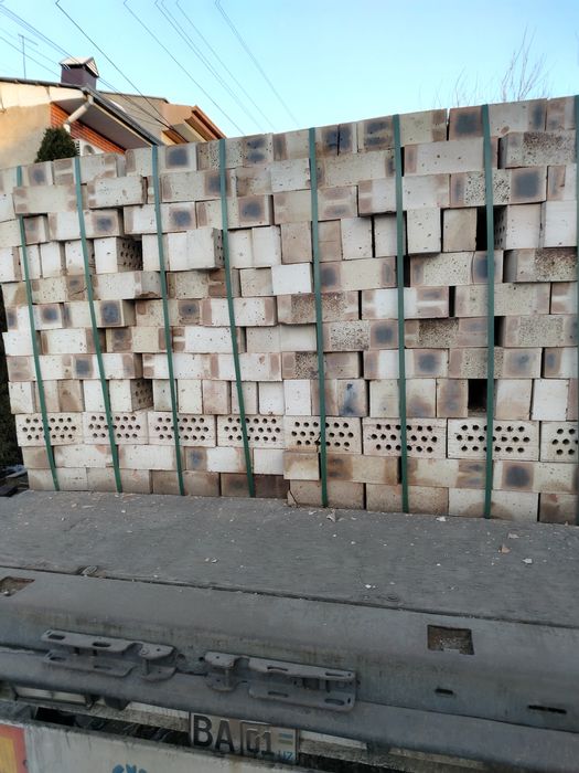 Кирпич строительный пустотелый