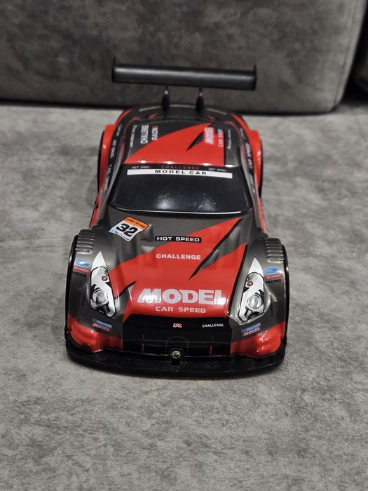 Продам машинку на радиоуправлении