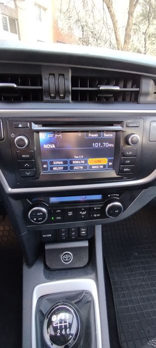 Навигация за Тойота Аурис 2012-2018