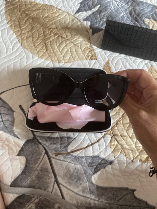 Ochelari noi Dior cu toc ai laveta sters