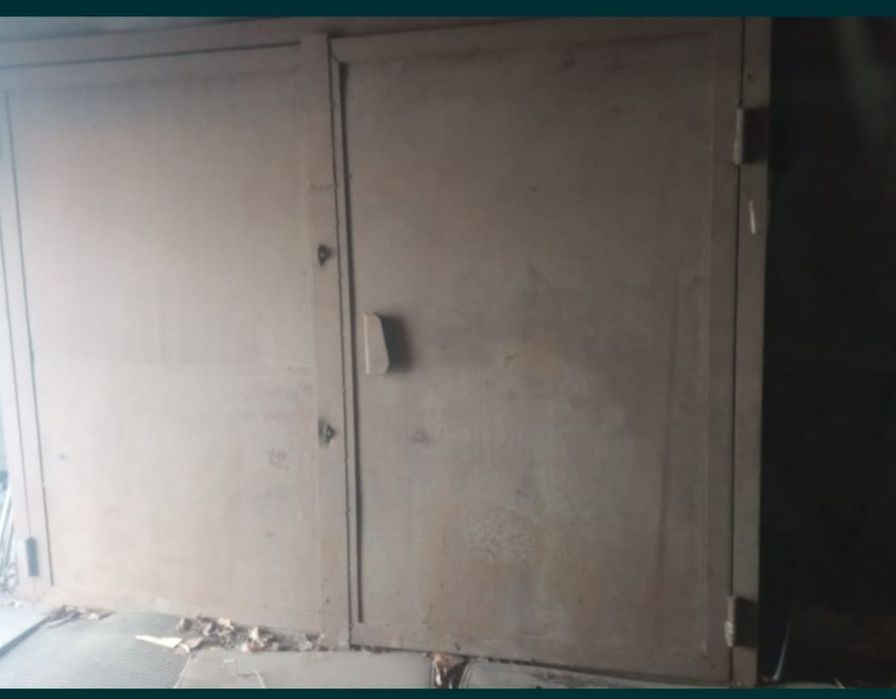 Гаражные ворота .