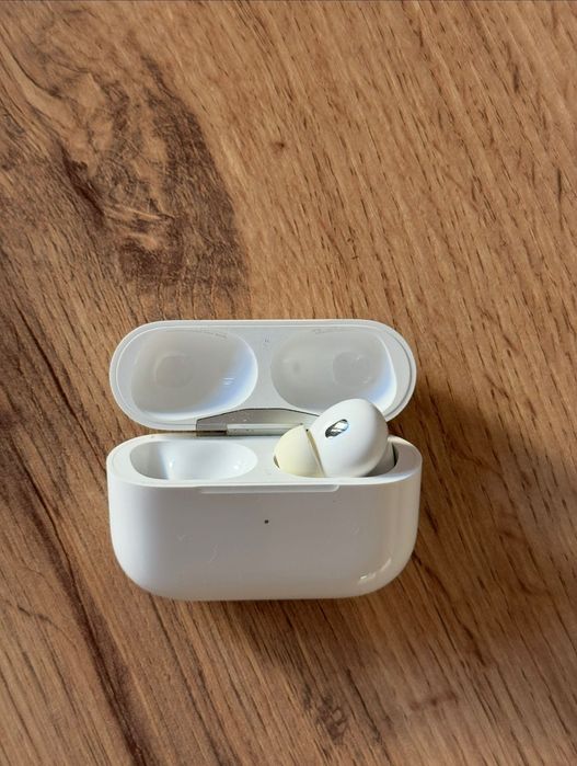 AirPods Pro 2 - 1 наушник + кейс Lightning