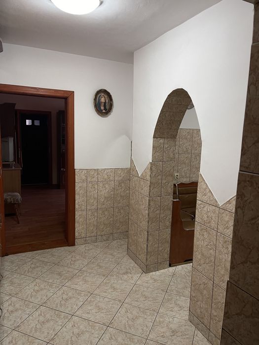 Apartament cu 3 camere spre închiriere