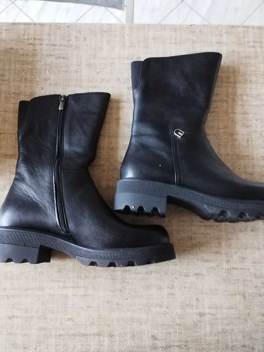 Нови дамски кожени боти 39 номер