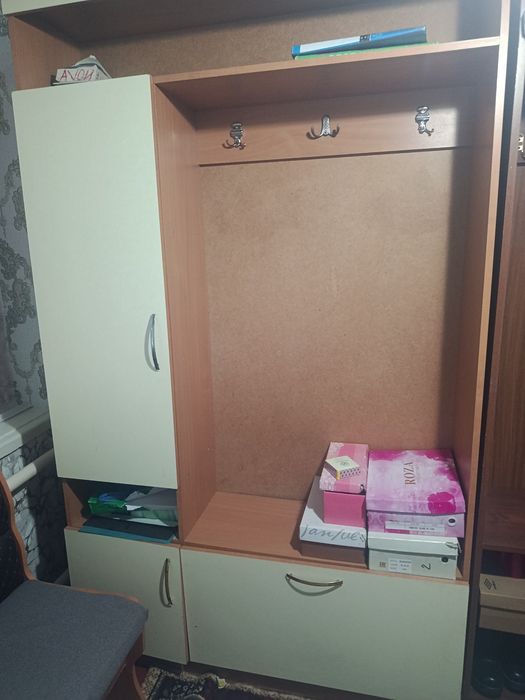 Продается две прихожки