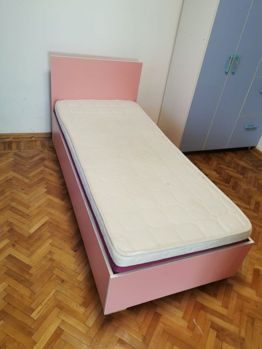 Vând dormitor copii(fata și băiat)