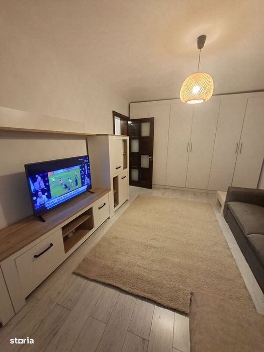 Apartament 3 camere, Rovine