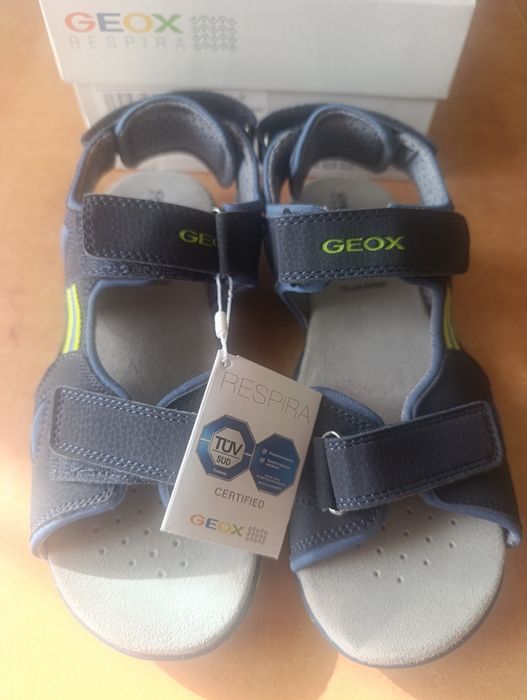 Детски сандали Geox