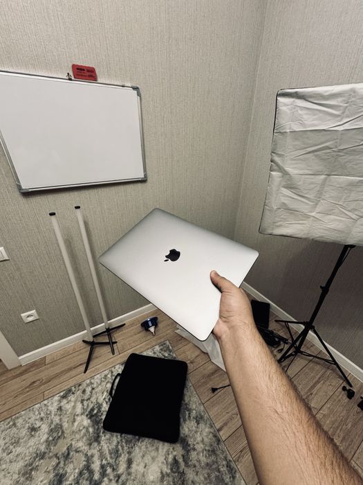 Macbook pro m1 chip (13-inch) kuchli va ixcham