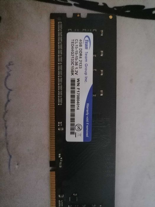 Продам ОЗУ в отличном состоянии DDR 4