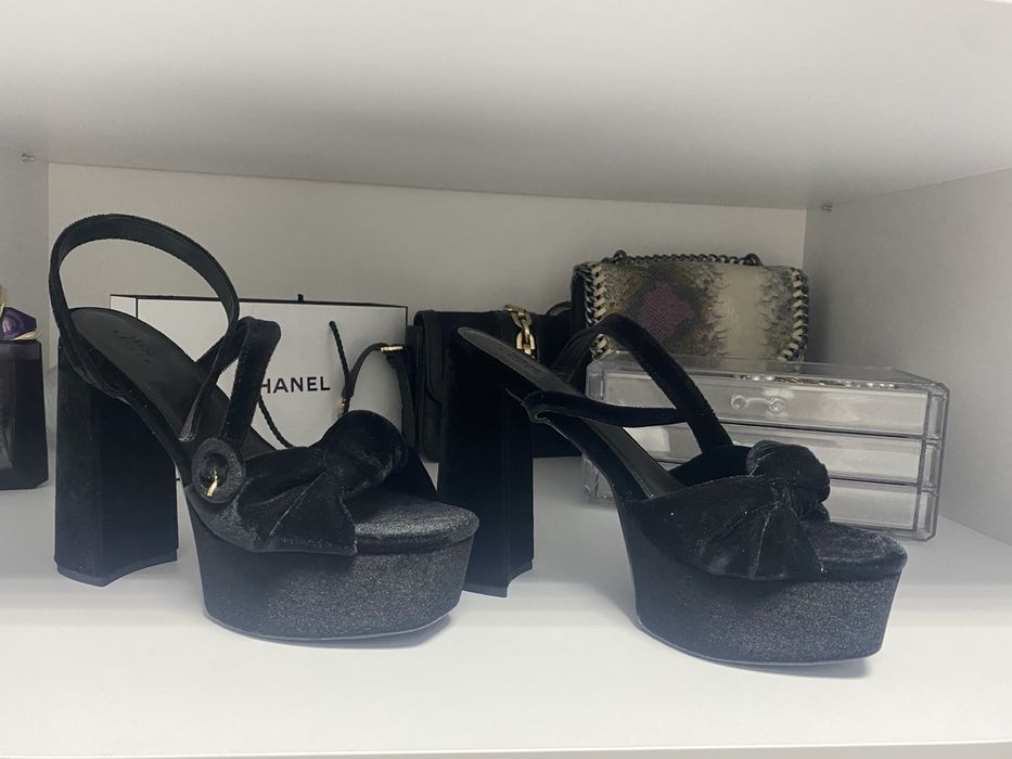 Черни сандали 38