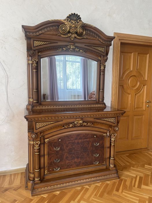 Спальный гарнитур , дерево