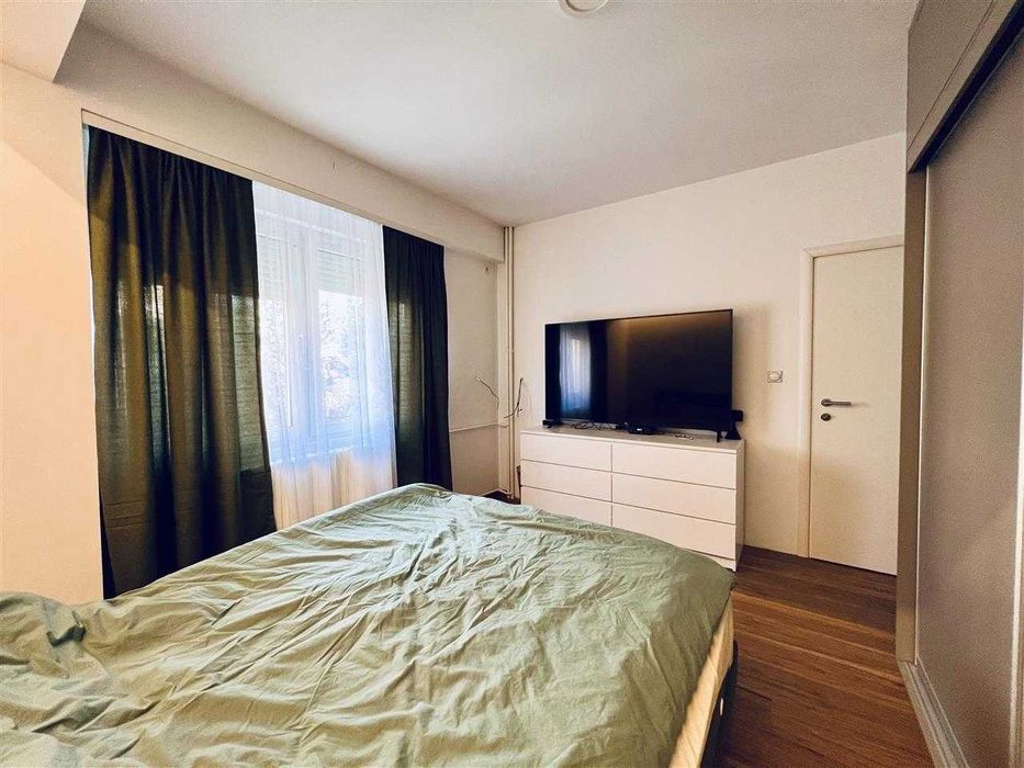 Дава се под наем Двустаен апартамент в София, Витоша - 70 кв.м за 561 € - Снимка #2