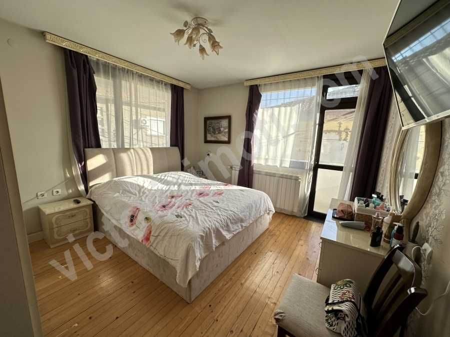 Продава се Етаж от къща в Велико Търново, Център - 200 кв.м за 1315 €/кв.м - Снимка #4