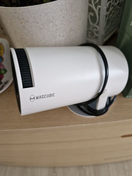 Продам маленький проектор