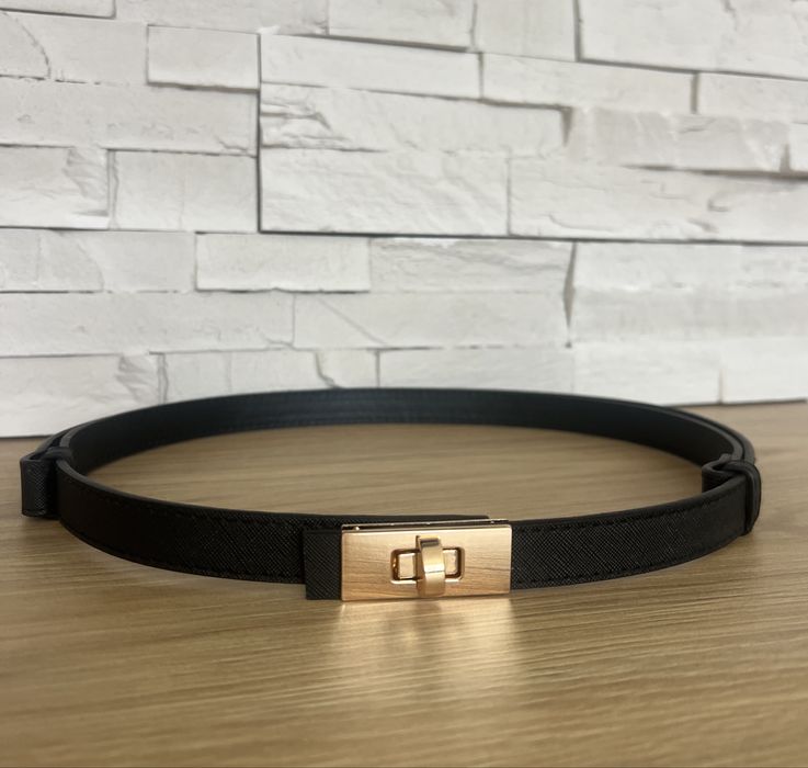 Дамски колан в черен цвят Н*r*еs