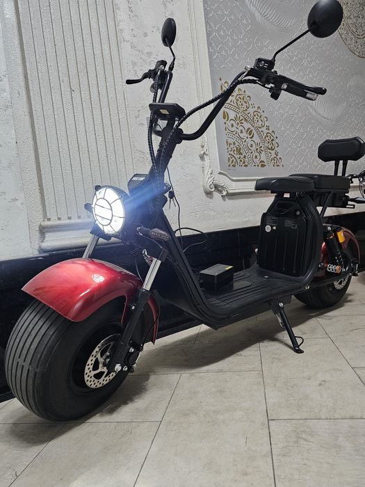 Skuter yangi yaqinda motosalondan olganman