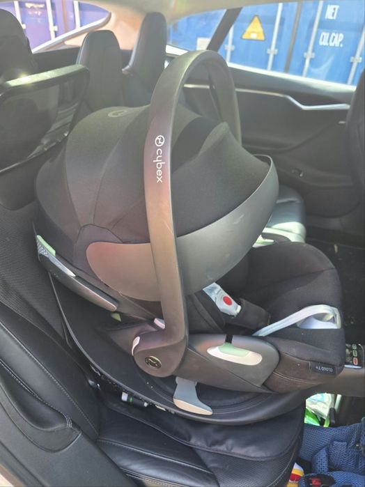 Vand Scoica Cybex Cloud T Plus cu adaptori