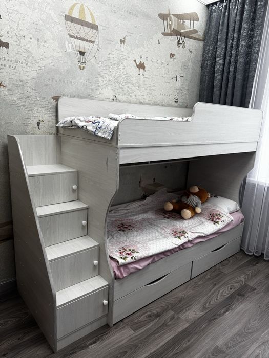 Кровать двухярусный детскии