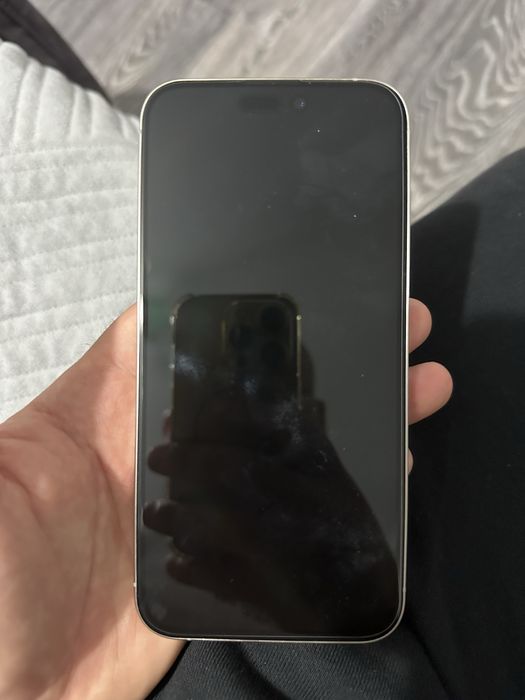 Продам iphone 15 pro max 256