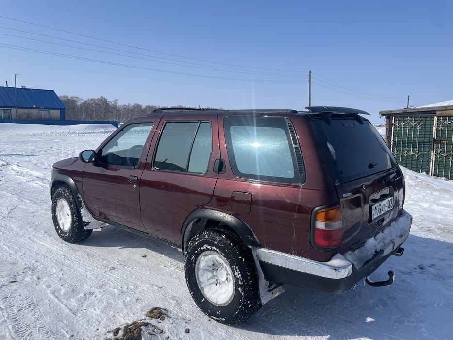 Продам машину nissan