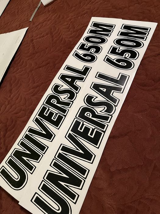 Vand stickere autocolante pentru utilaje agricole