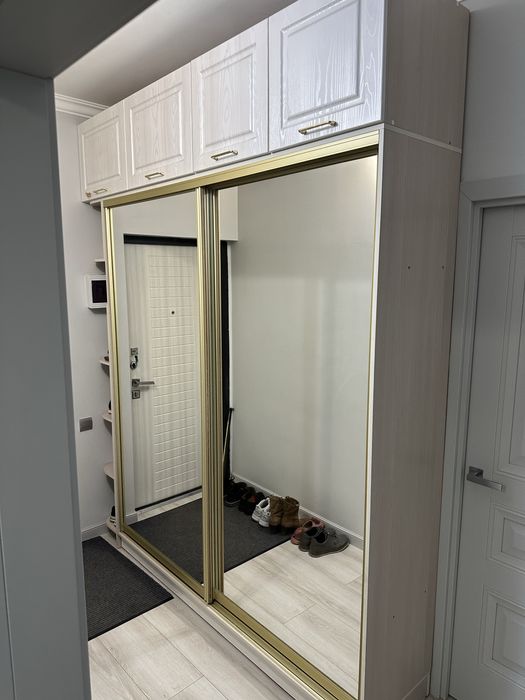 Продам шкаф прихожей