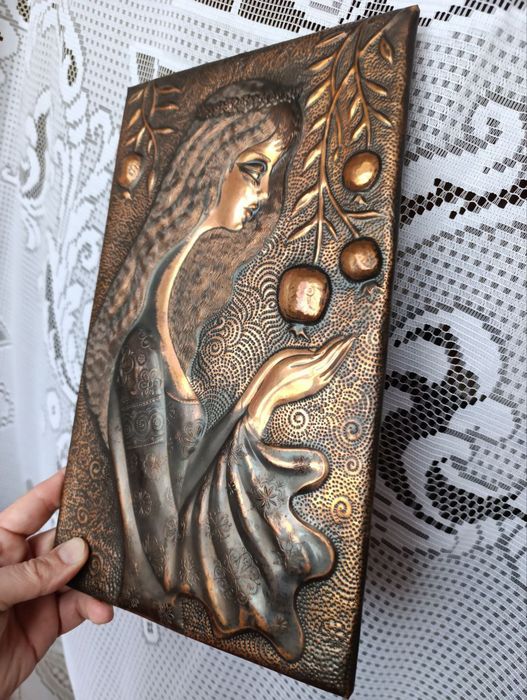 Вымпел , картины , чеканка , панно из натуральной кожи ( СССР , Австри