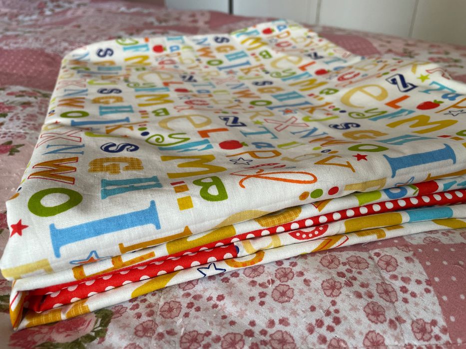 Продавам цветни завеси за детска стая