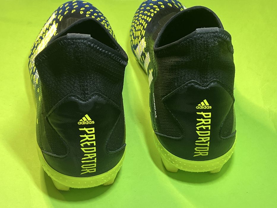 Футболни Бутонки Adidas Predator