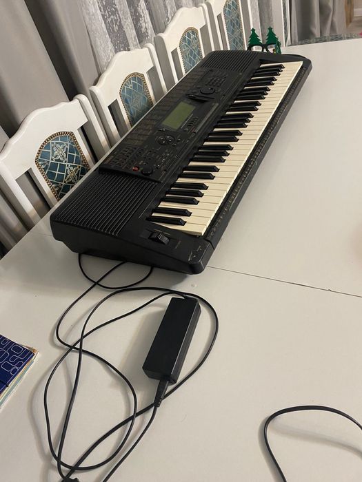 Продам сентизатор Yamaha  PSR - A3