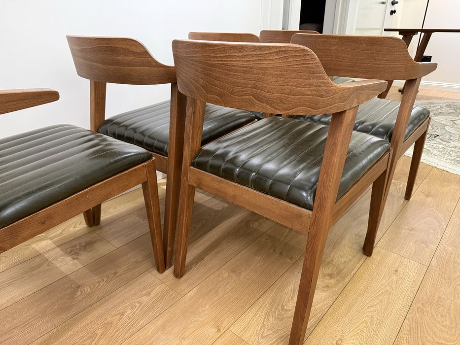 Oshxona stullari tezda sotiladi — Срочно продам кухонные стулья