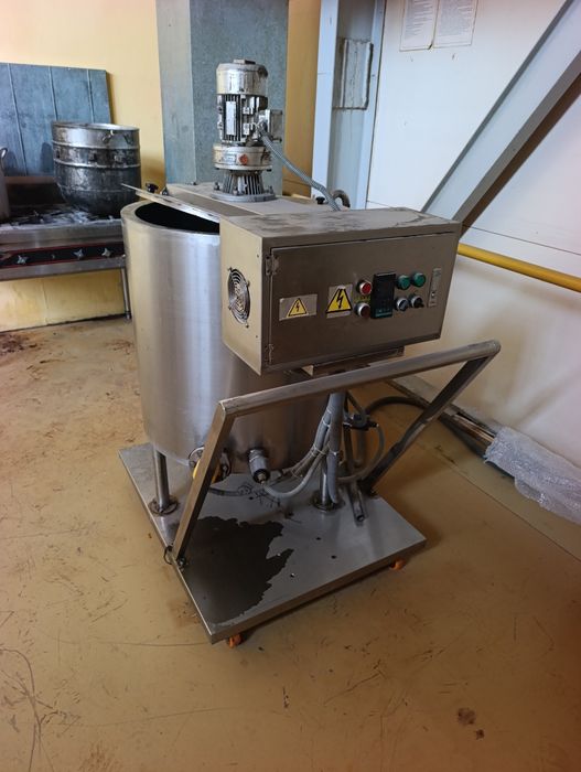 Isitish qozonlari sotiladi