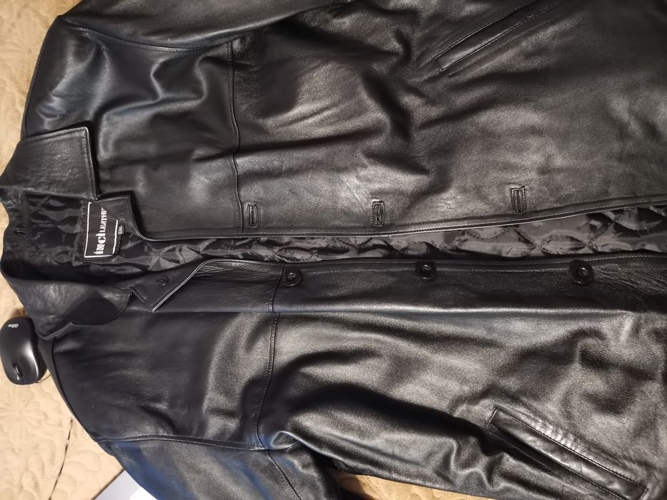 Scurta din piele neagra