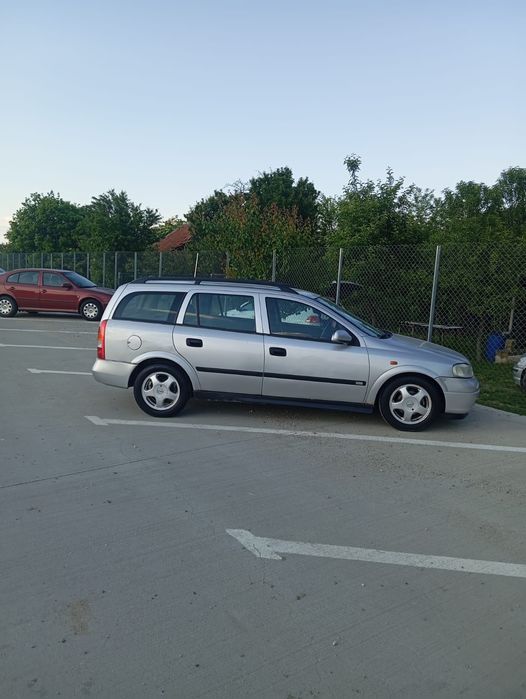 Vand masina pentru  desmembrari
