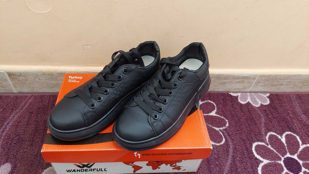 Черни дамски кецки