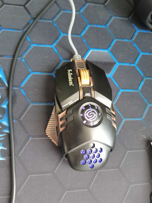 Пк в комплекте клавиатура, экран, мыш