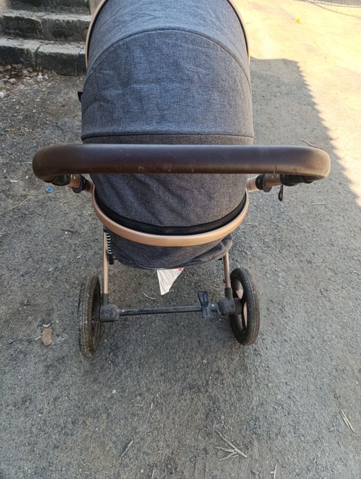Каляска с детский креслом