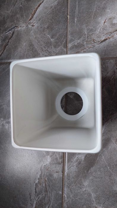 Продаю люстры с плафонами