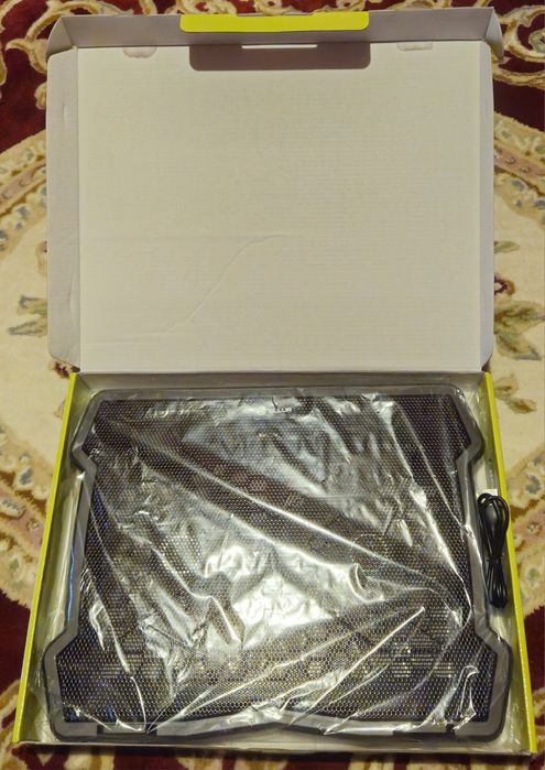 Vând cooler nou Tellur basic,pad 15.6''