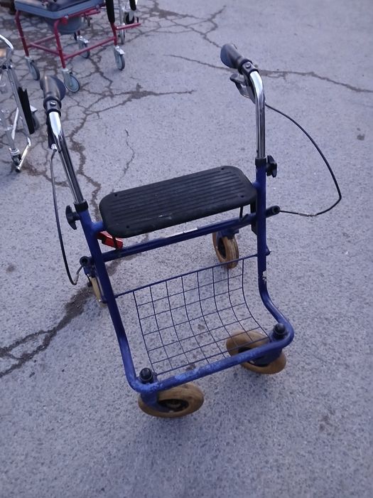 Тоалетен стол.ролатор