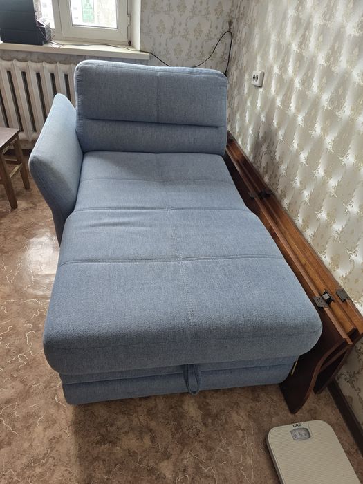 Продам диван ,район Топографический