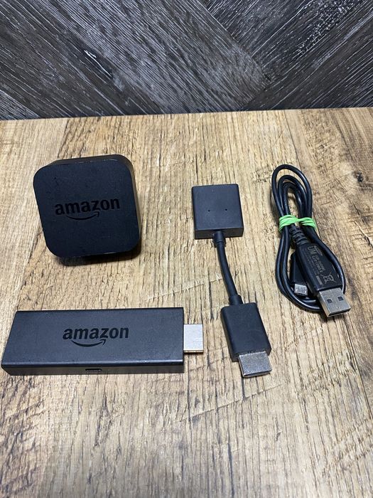 Amazon Fire TV Stick (Media Player) - Complet echipată