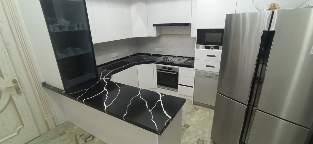 Кварц,акрил. Столешницы,сан.узелы,барные ресепшны,лестничные клеткитд.