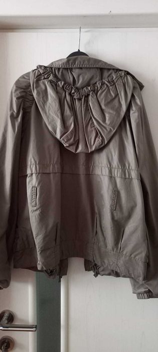 Geaca dama ,M/38/40 vant ,ploaie