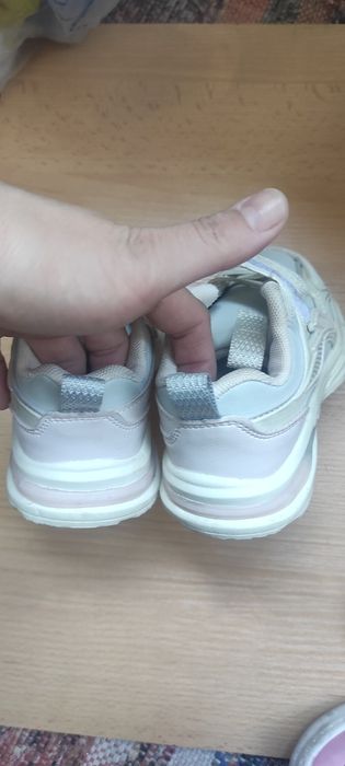 Кроссовки на девочку, 27 размер