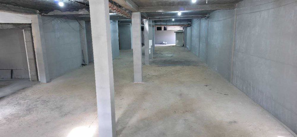 Продажа цокольного помещения  700 м² под ваш проект! Потолки 5м.